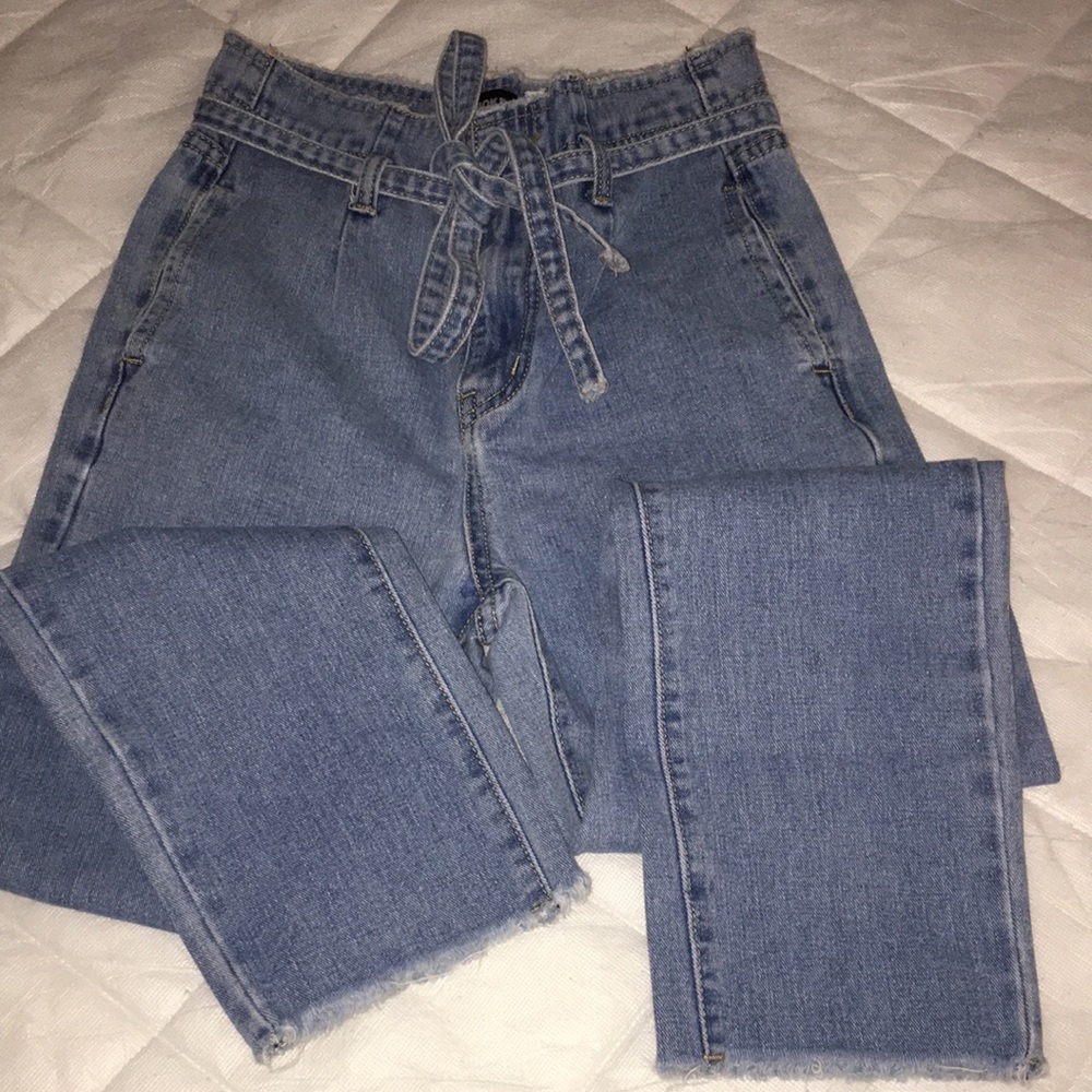 Momokrom belted jeans